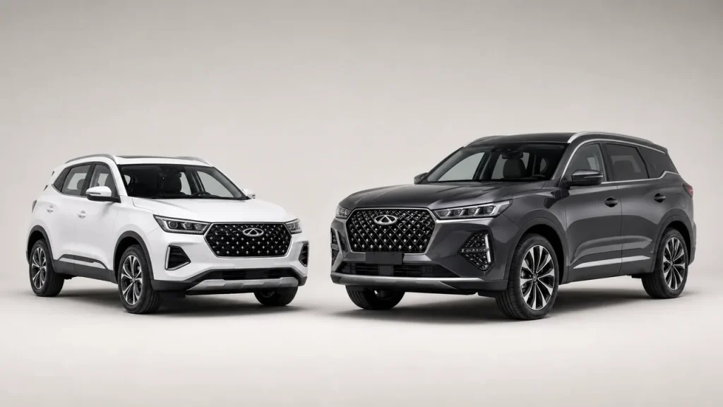Chery Tiggo 4 и Chery Tiggo 7 Pro Max рядом на светлом студийном фоне