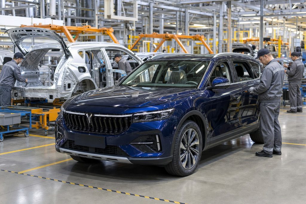Редакционная иллюстрация к новости «Tenet T7 прошёл путь от Chery Tiggo 7L до калужской серийной модели»